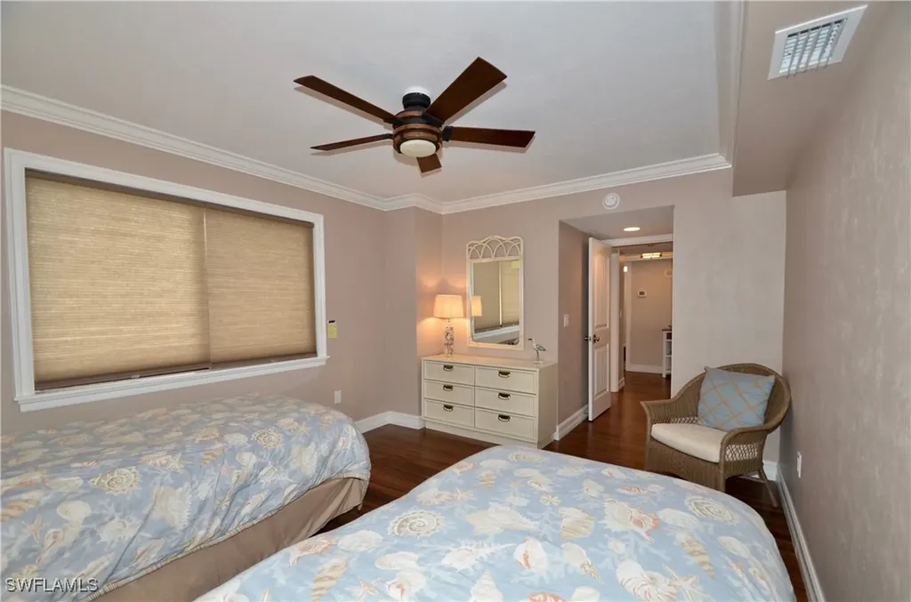 10851 Gulf Shore Drive Naples FL 34108