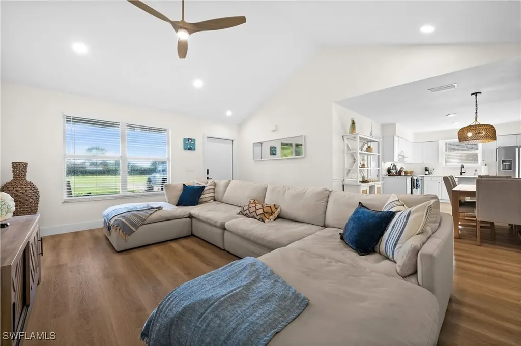738 95th Avenue N Naples FL 34108
