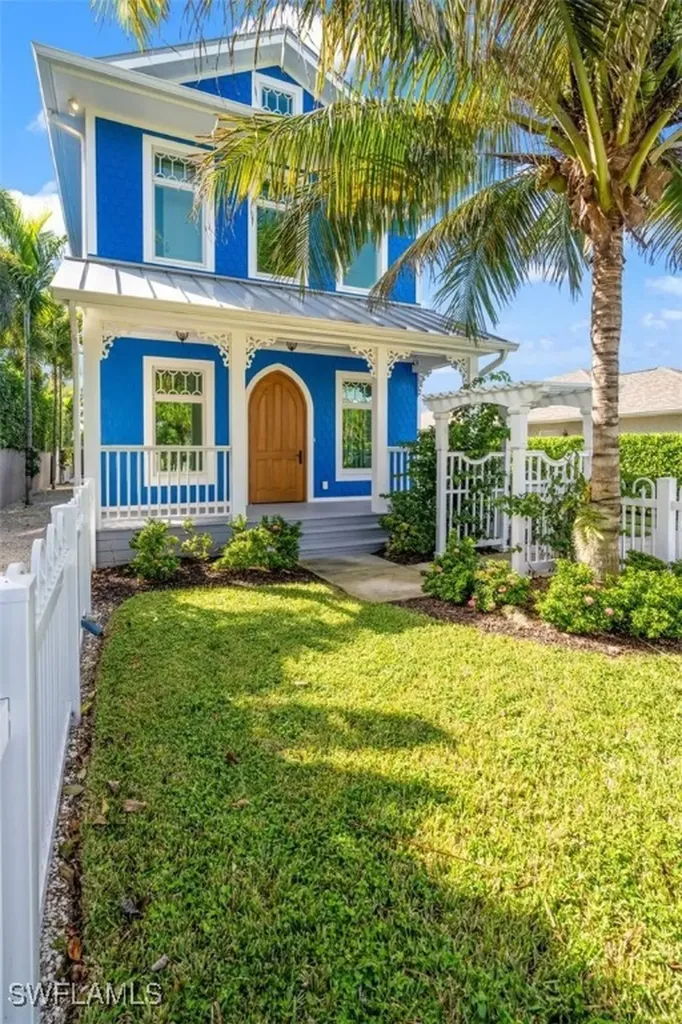 570 96th Avenue N Naples FL 34108