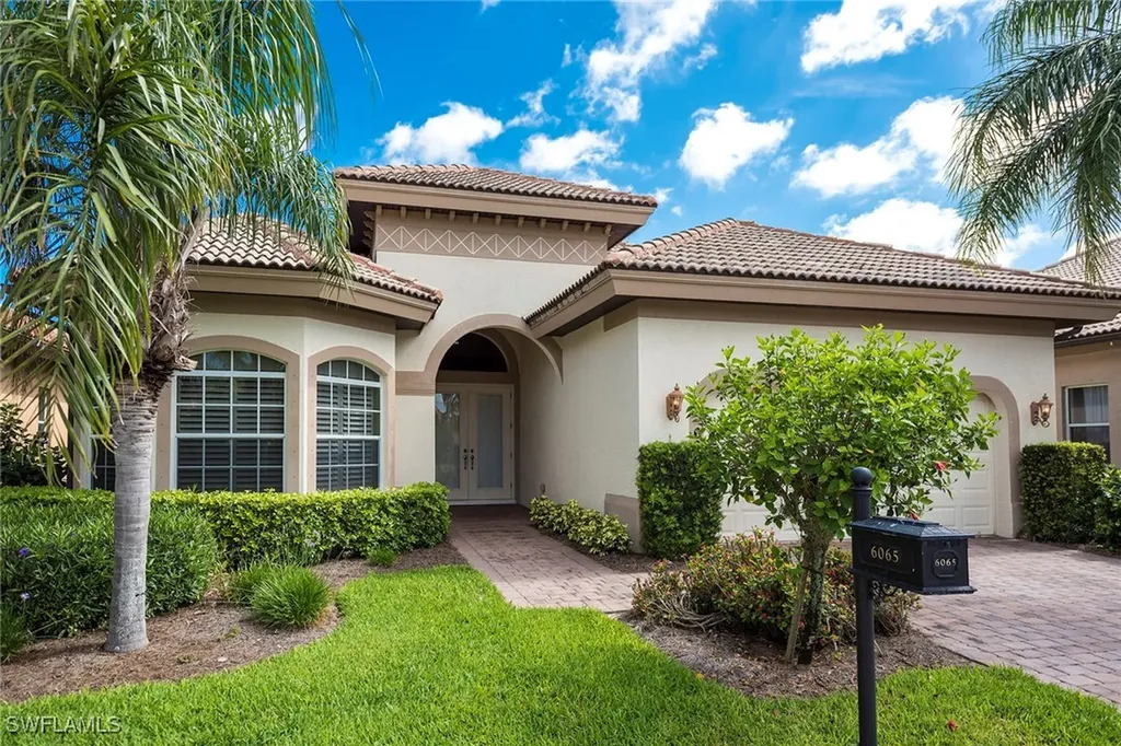 6065 Divot Court Naples FL 34113