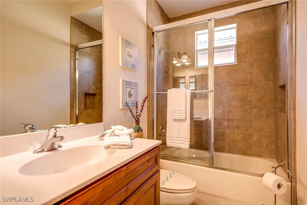 6065 Divot Court Naples FL 34113