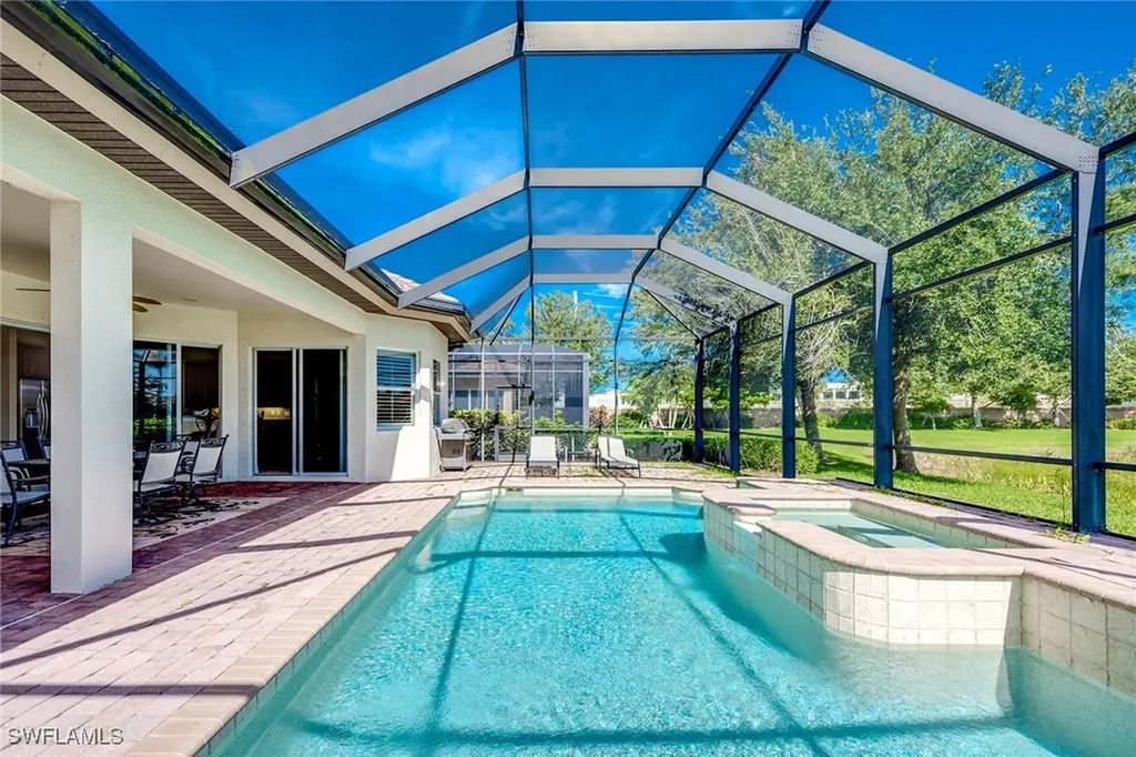 6065 Divot Court Naples FL 34113