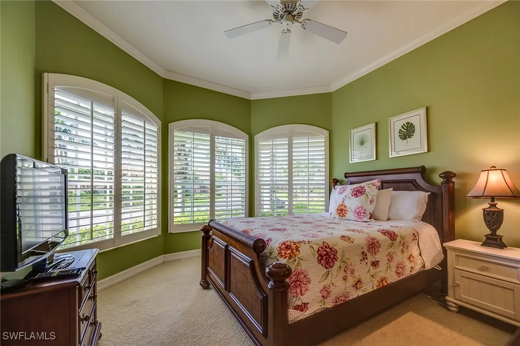 6065 Divot Court Naples FL 34113