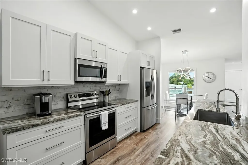 876 Gulf Pavilion Drive Naples FL 34108