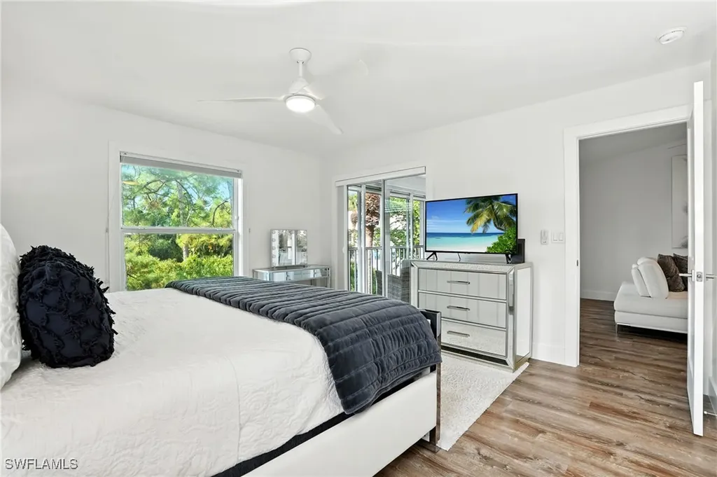 876 Gulf Pavilion Drive Naples FL 34108