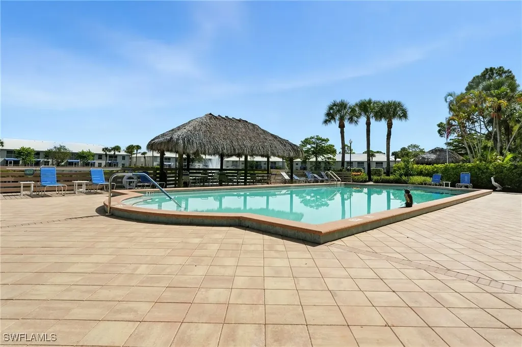 876 Gulf Pavilion Drive Naples FL 34108