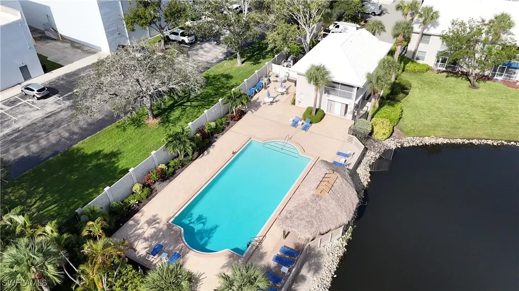 876 Gulf Pavilion Drive Naples FL 34108