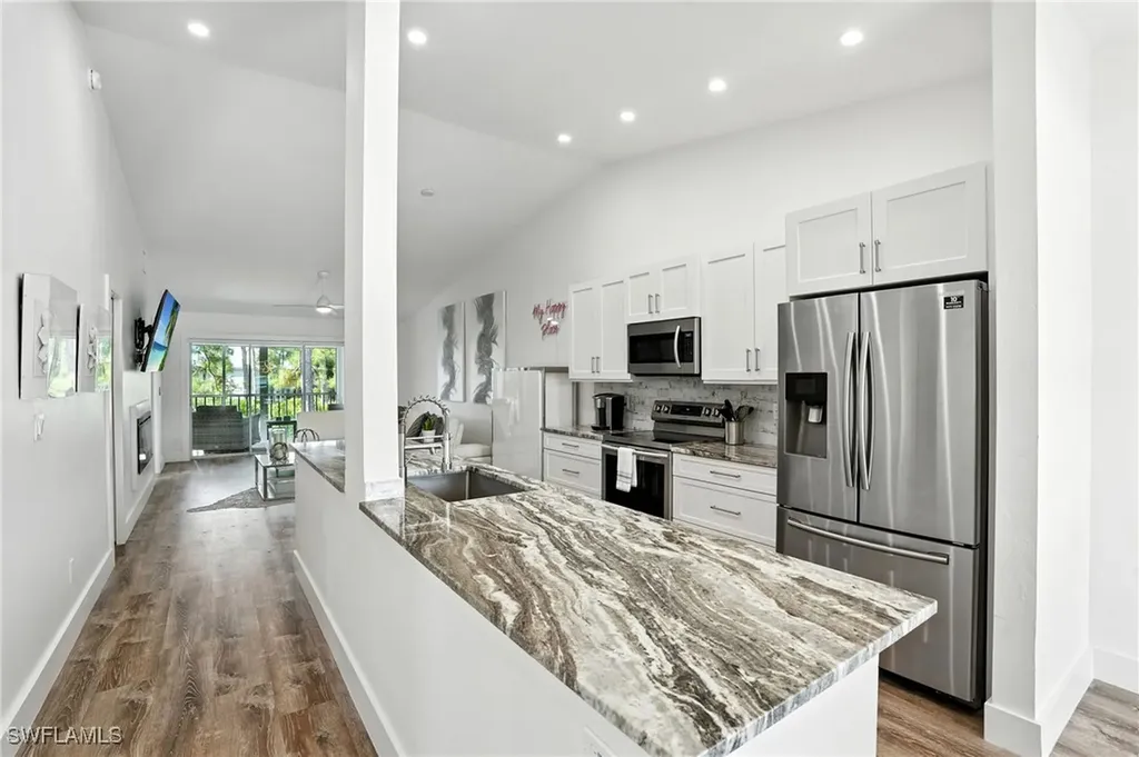 876 Gulf Pavilion Drive Naples FL 34108