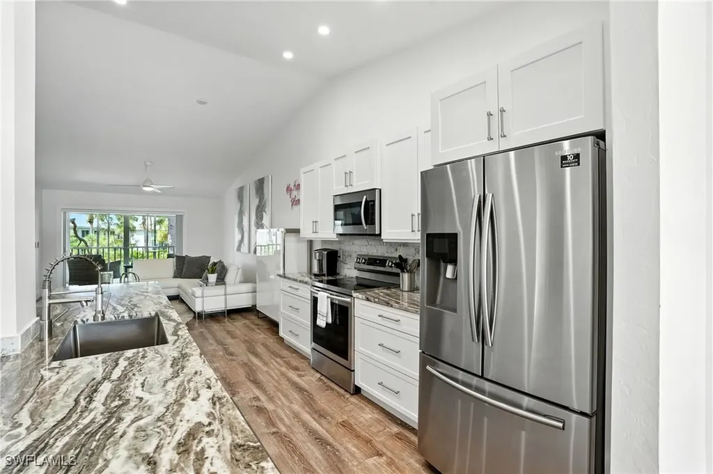 876 Gulf Pavilion Drive Naples FL 34108