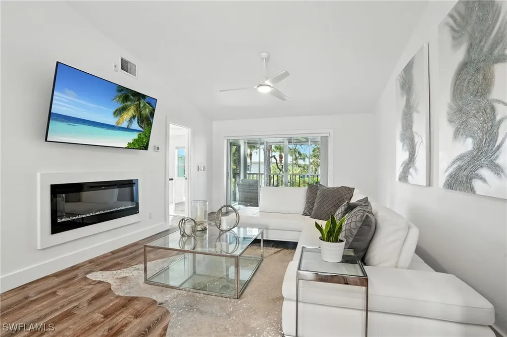 876 Gulf Pavilion Drive Naples FL 34108