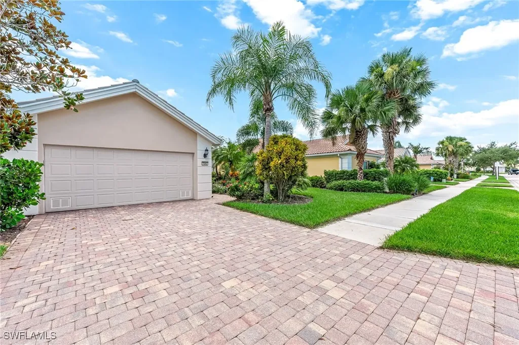 7042 Toscana Court Naples FL 34114