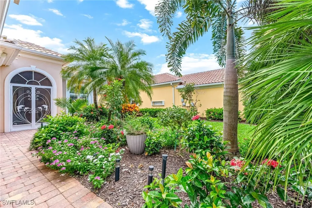 7042 Toscana Court Naples FL 34114