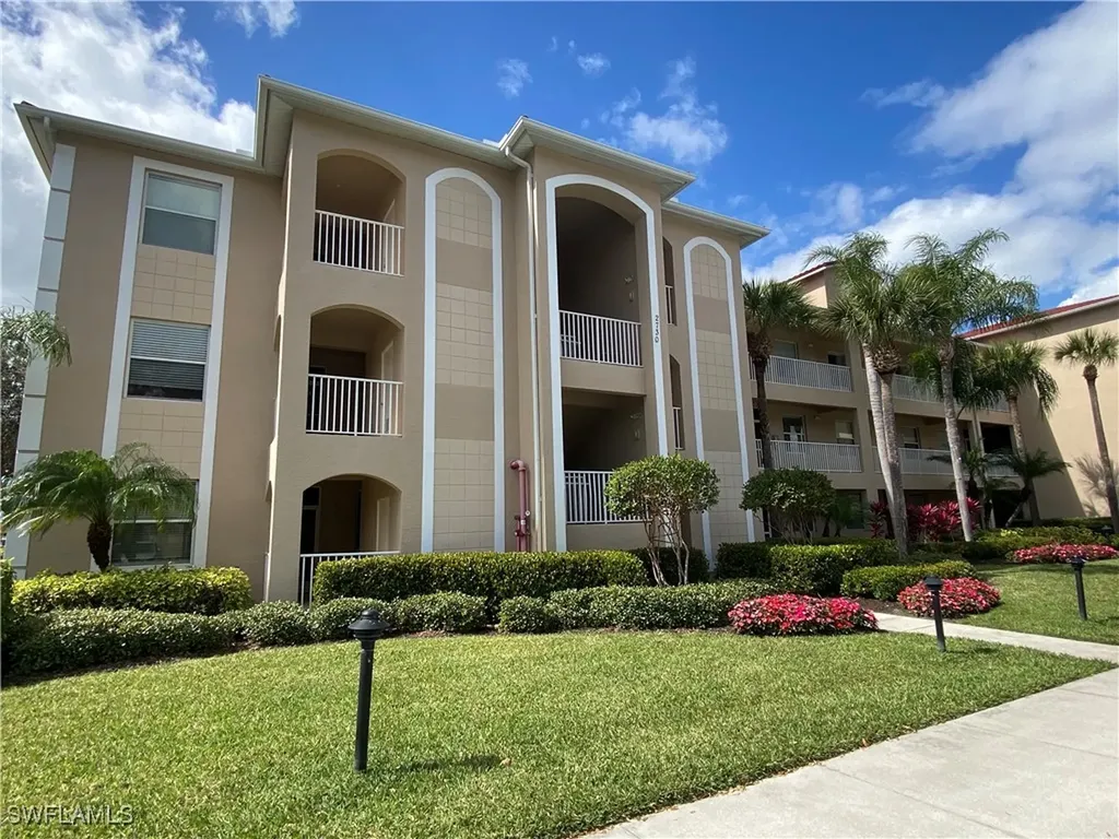 2730 Cypress Trace Circle Naples FL 34119