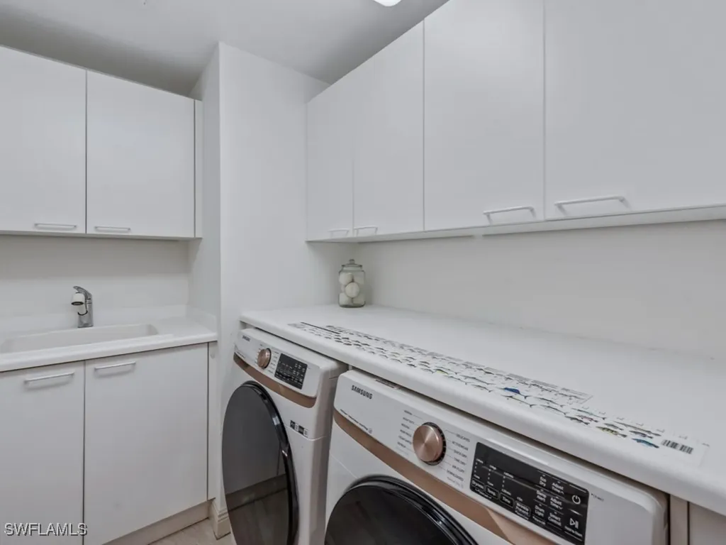 1050 Borghese Lane Naples FL 34114