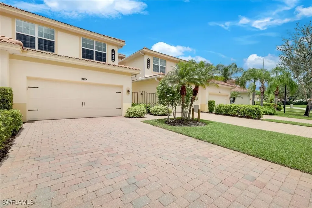 Bonita Springs FL, 10240 Cobble Notch Loop, Unit 201