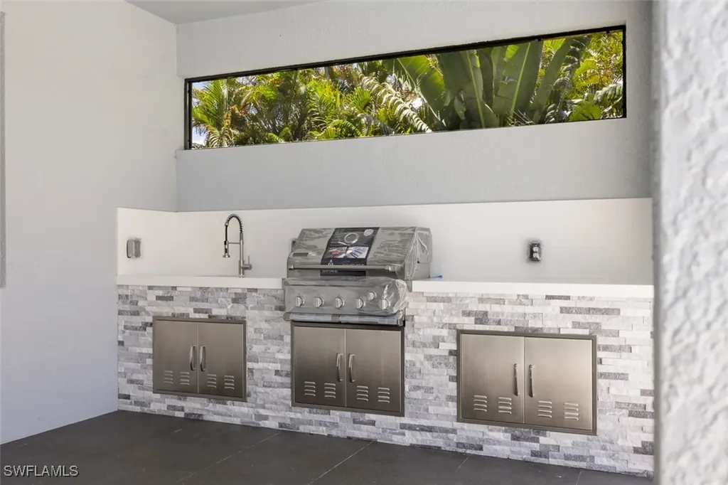 926 Gleason Parkway Cape Coral FL 33914