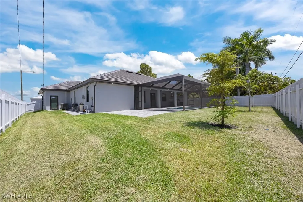 926 Gleason Parkway Cape Coral FL 33914
