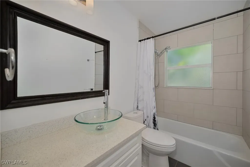 1136 Illinois Drive Naples FL 34103