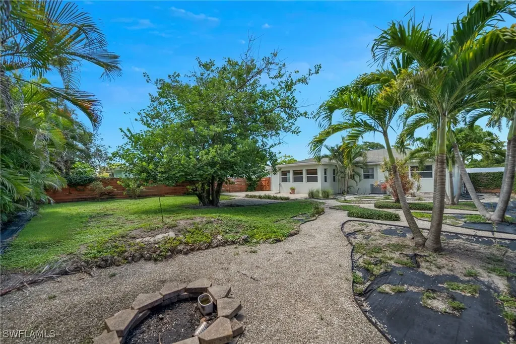 1136 Illinois Drive Naples FL 34103