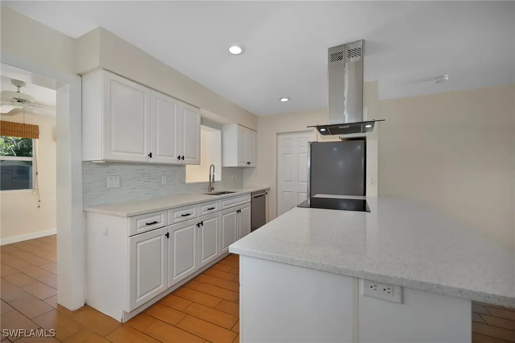 1136 Illinois Drive Naples FL 34103