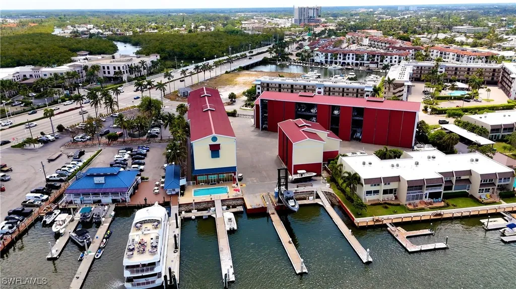 750 River Point A3-22 Drive Naples FL 34102