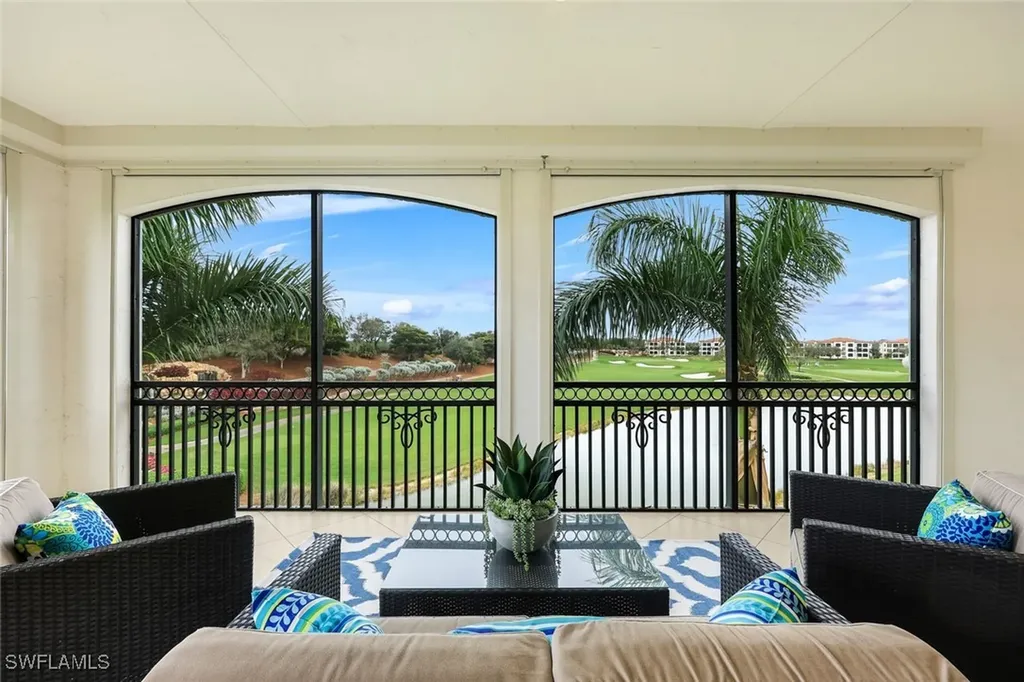 Naples FL, 16452 Carrara Way, Unit 301