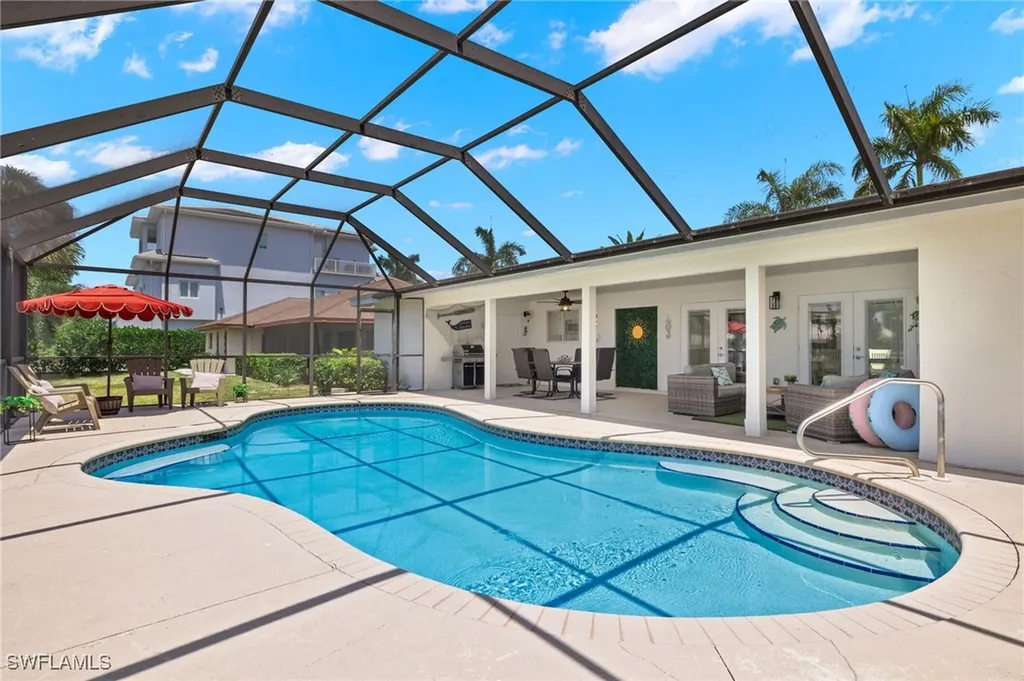 482 Tradewinds Avenue Naples FL 34108