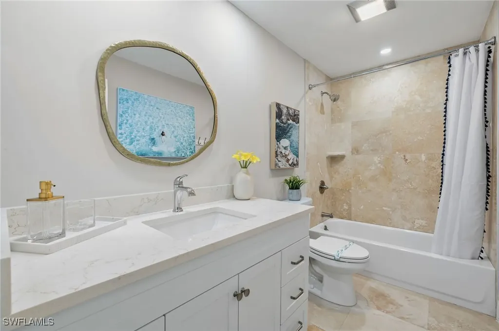 482 Tradewinds Avenue Naples FL 34108