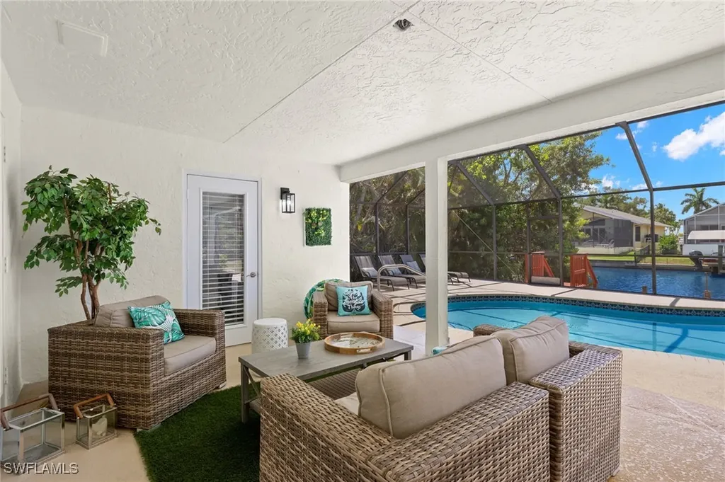 482 Tradewinds Avenue Naples FL 34108