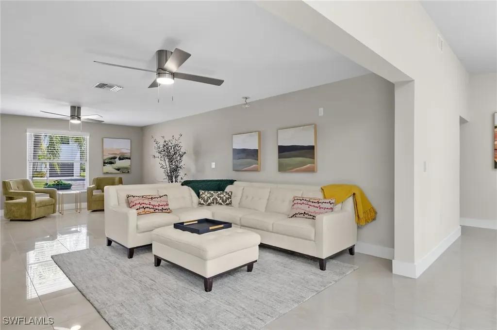482 Tradewinds Avenue Naples FL 34108