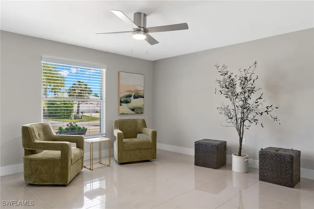482 Tradewinds Avenue Naples FL 34108