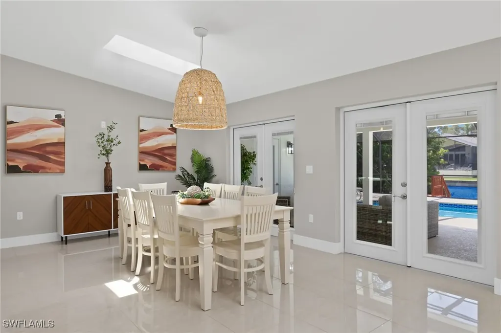 482 Tradewinds Avenue Naples FL 34108