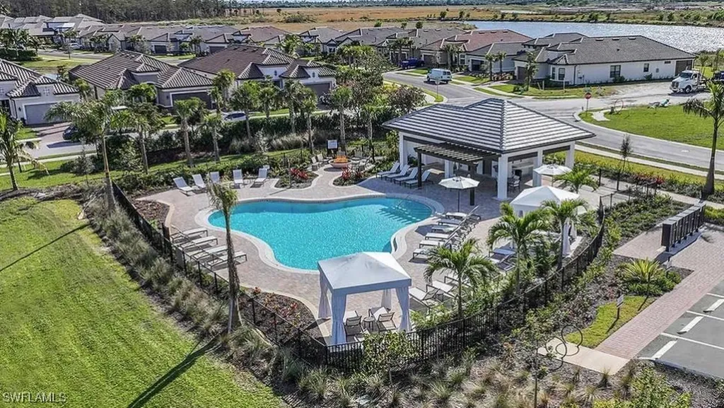 15319 Lucerna Street Naples FL 34114