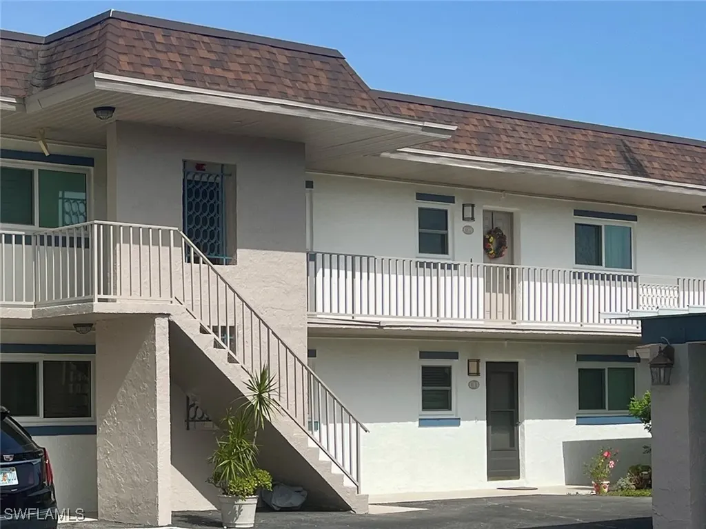 5595 Rattlesnake Hammock Road Naples FL 34113