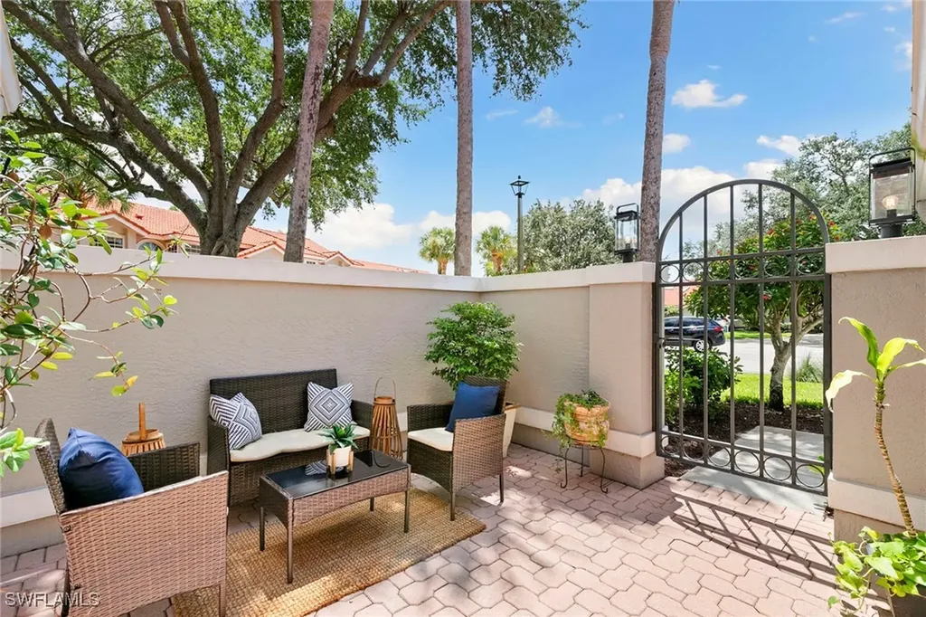 1733 San Bernadino Way Naples FL 34109