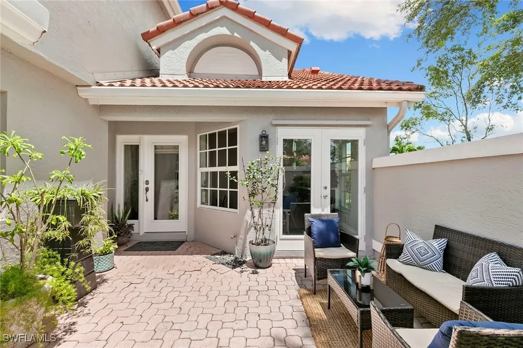 1733 San Bernadino Way Naples FL 34109