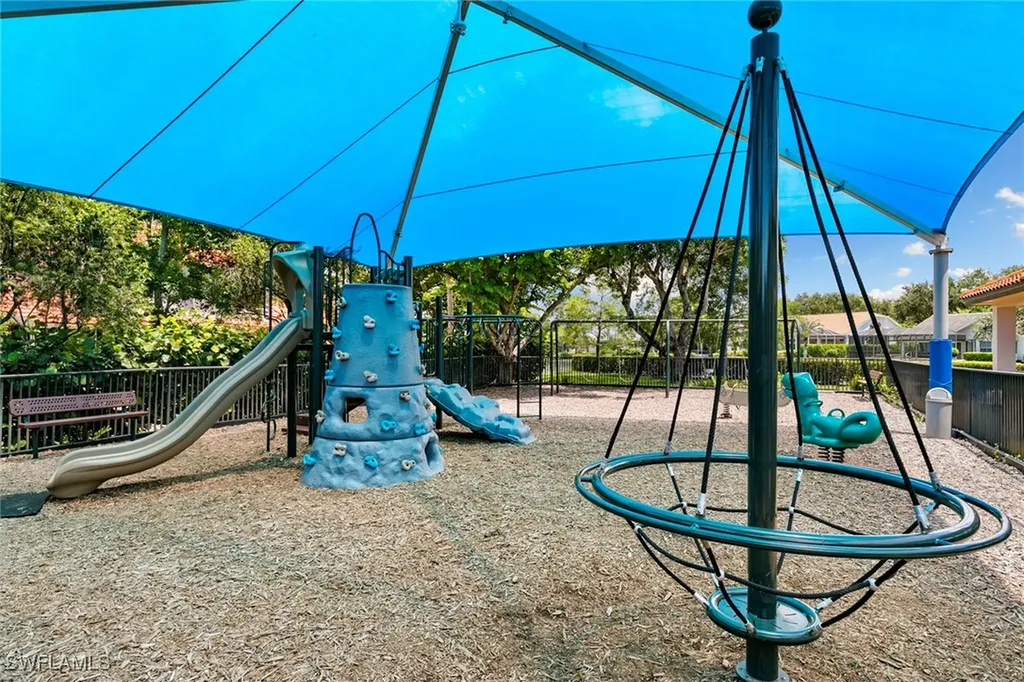 1733 San Bernadino Way Naples FL 34109
