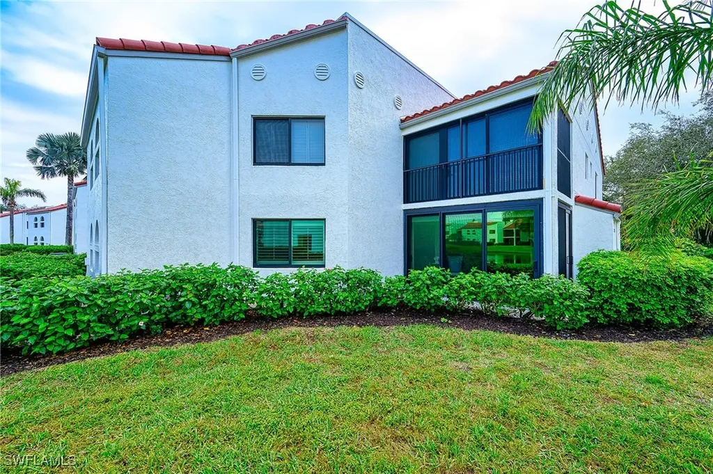 601 Beachwalk Circle Naples FL 34108
