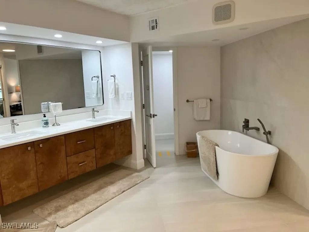 4251 Gulf Shore Boulevard N Naples FL 34103