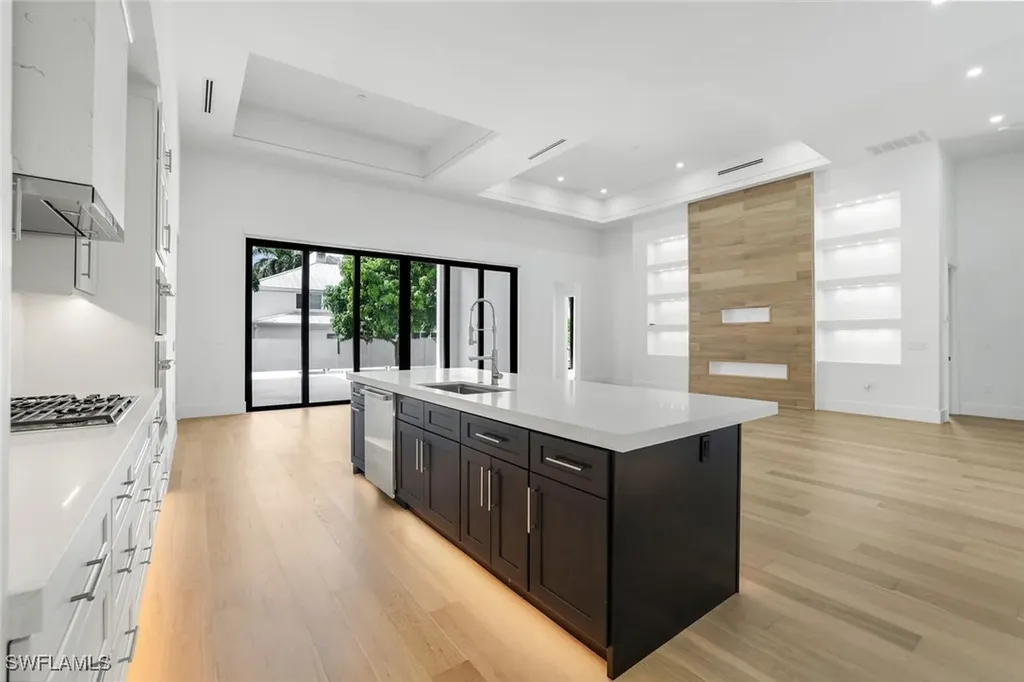 1248 13th Avenue N Naples FL 34102