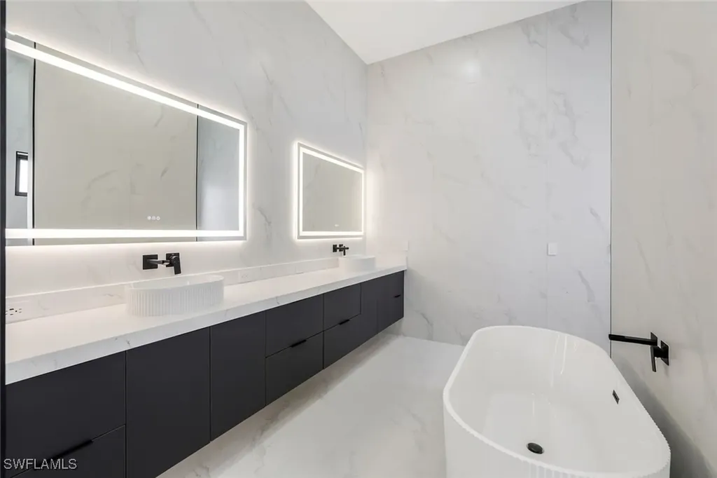 1248 13th Avenue N Naples FL 34102