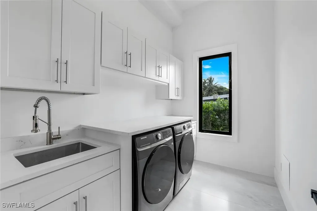 1248 13th Avenue N Naples FL 34102