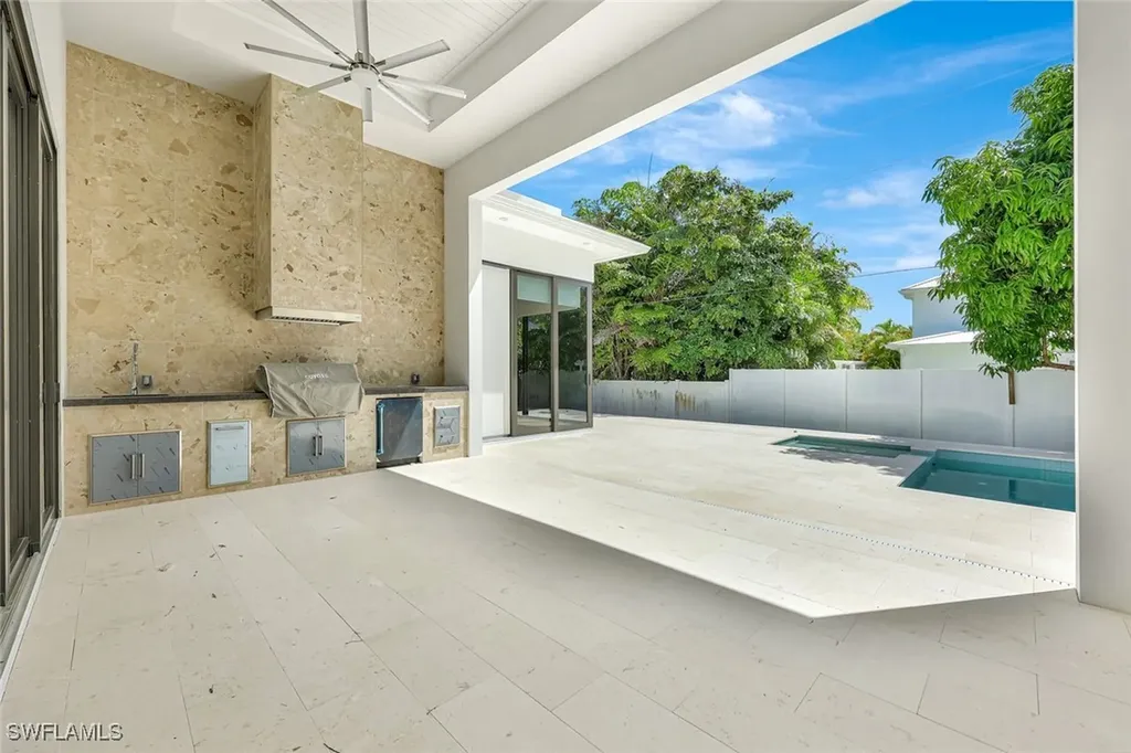 1248 13th Avenue N Naples FL 34102