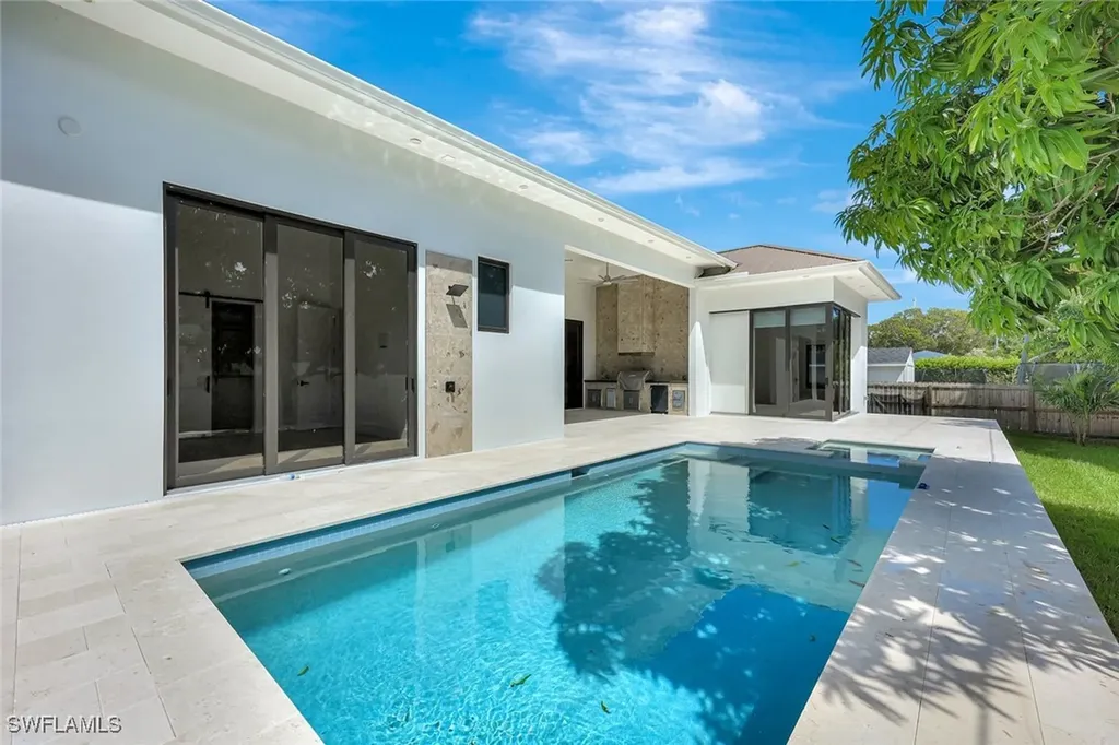 1248 13th Avenue N Naples FL 34102