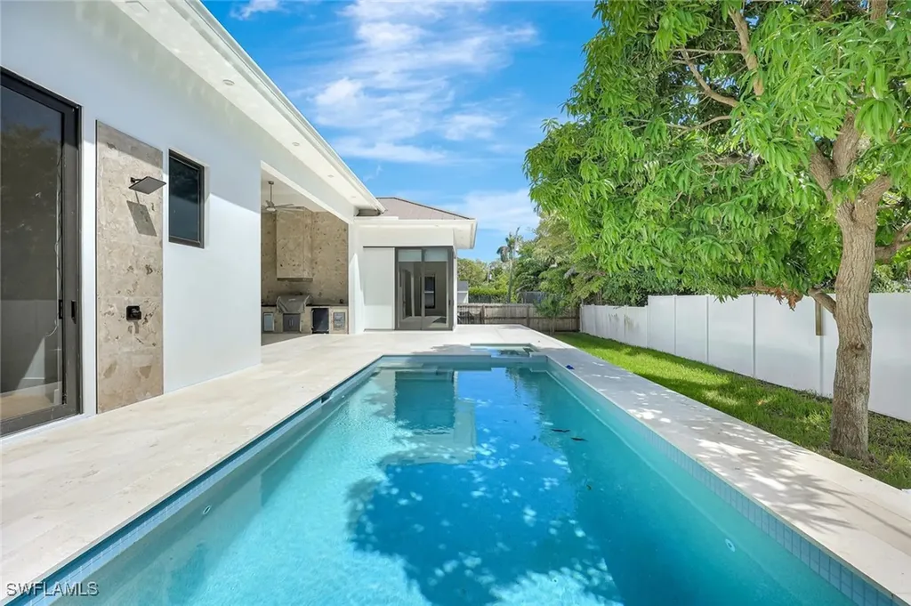 1248 13th Avenue N Naples FL 34102