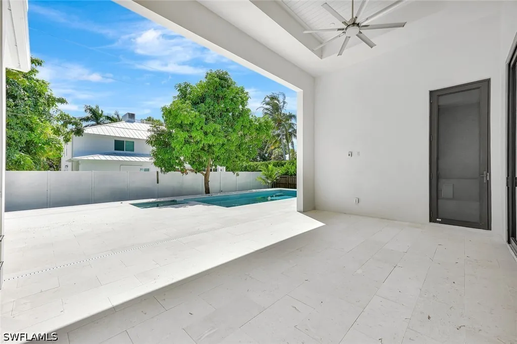 1248 13th Avenue N Naples FL 34102