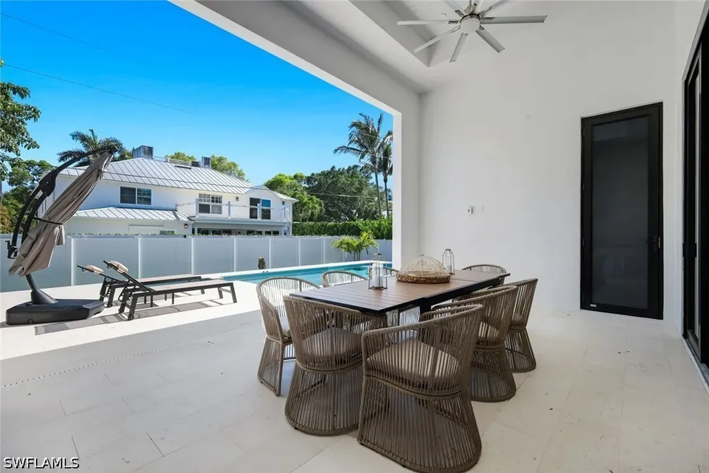 1248 13th Avenue N Naples FL 34102