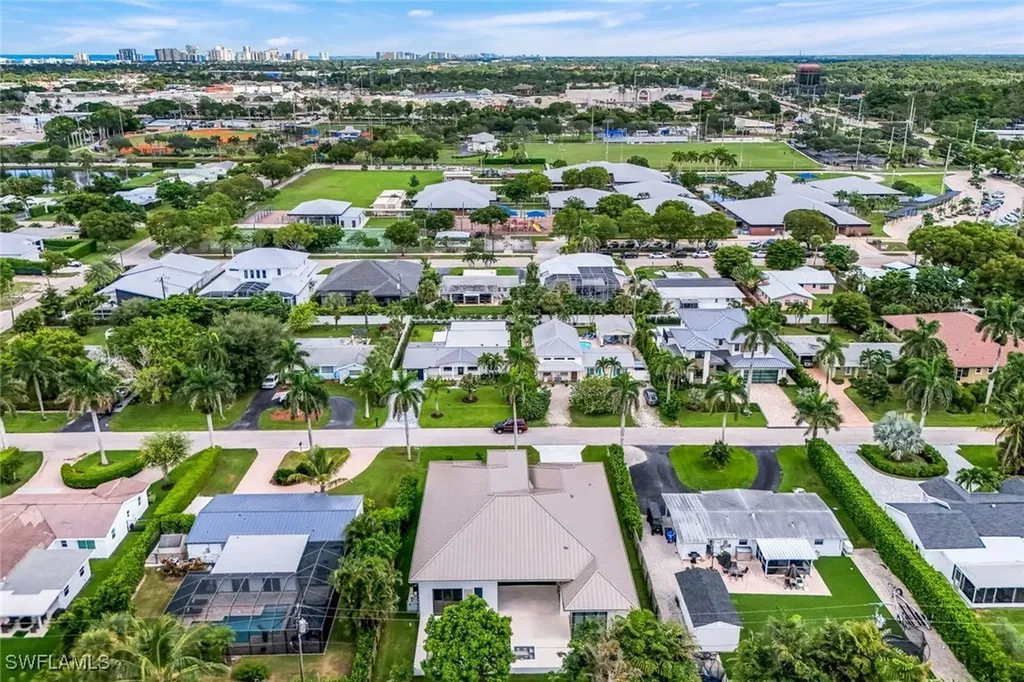 1248 13th Avenue N Naples FL 34102