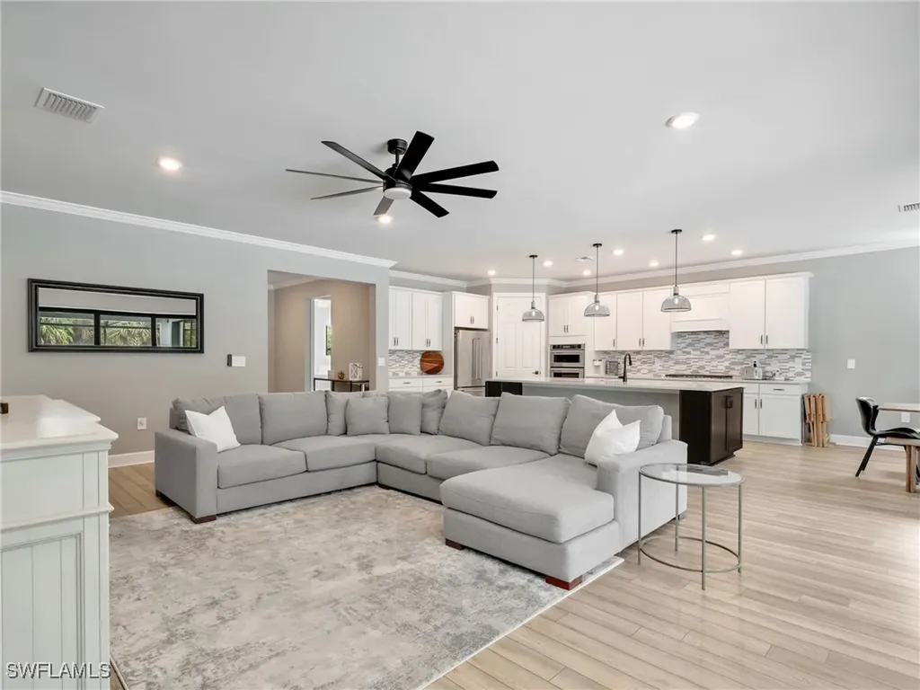 9487 Greyhawk Trail Naples FL 34120