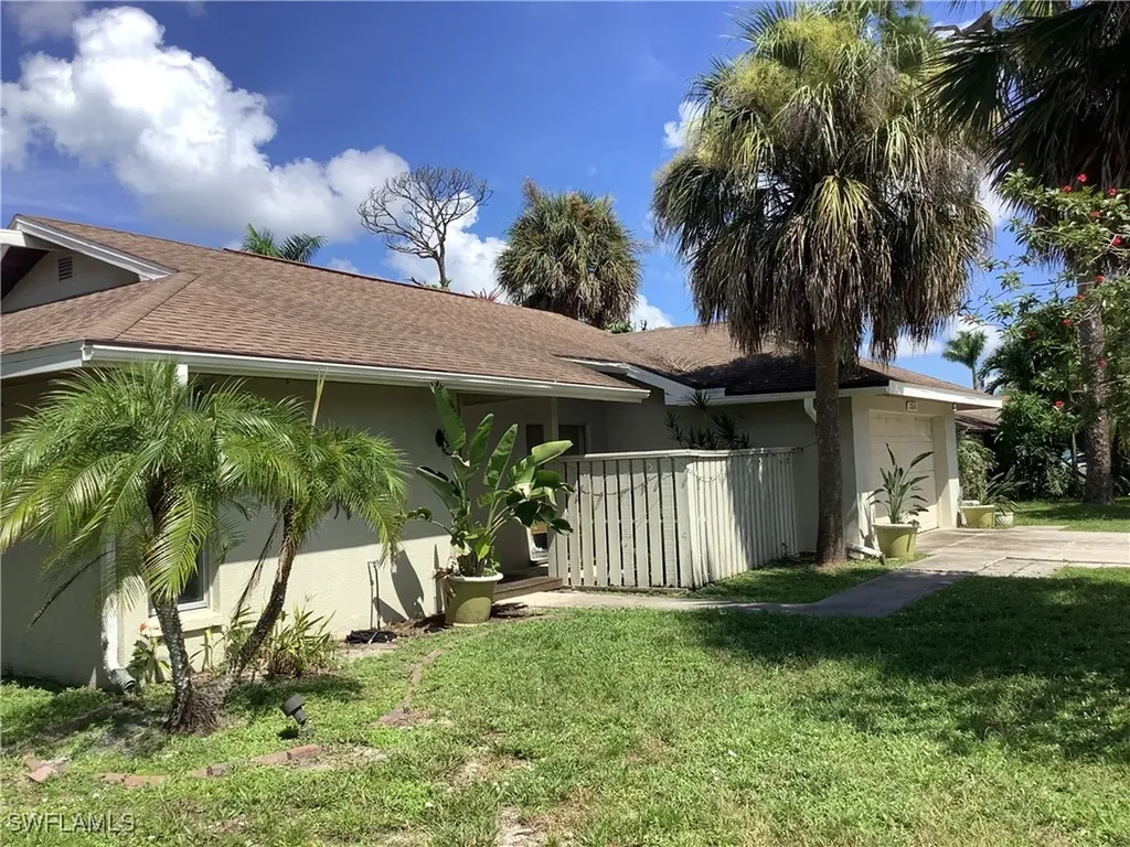 27630 Wisconsin Street Bonita Springs FL 34135
